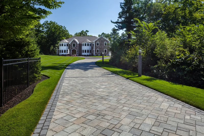 Techo-Bloc Eva Pavers – Champlain Grey, Slate Finish