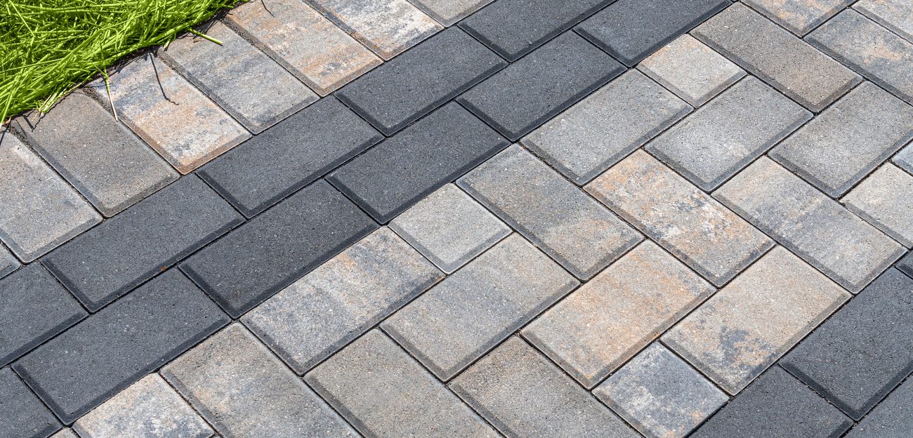 Unilock Holland Premier Small Rectangle Paver - Steel Mountain